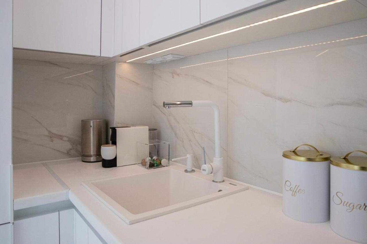 Dk Luxury Suite Néa Péramos Exteriér fotografie
