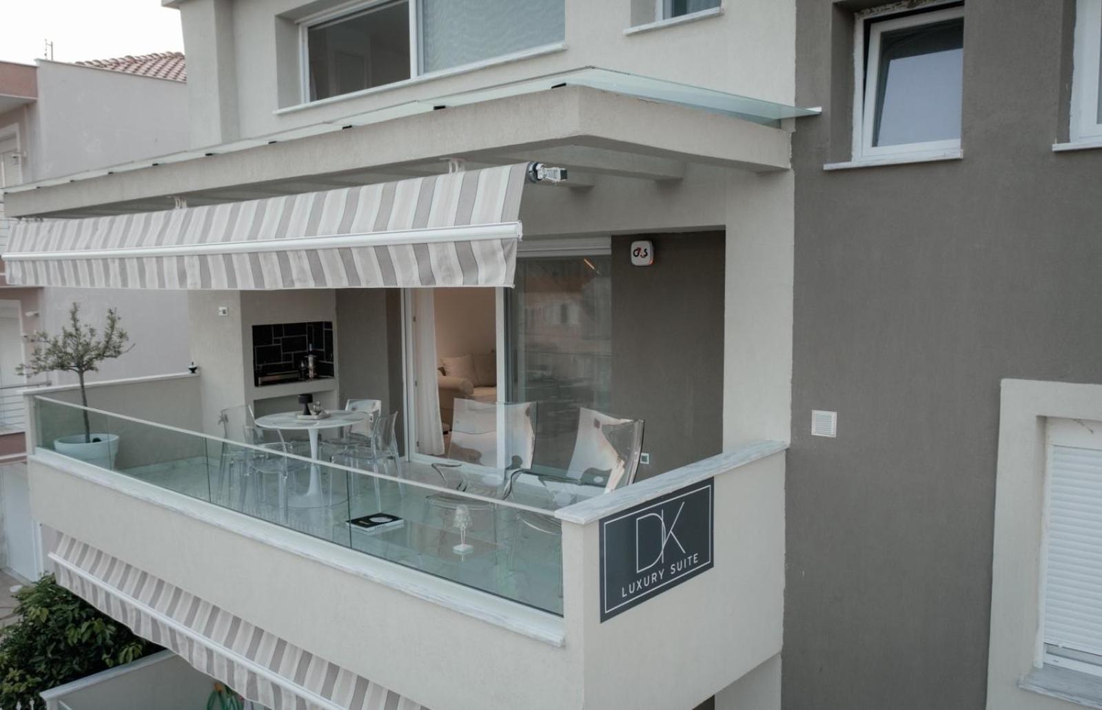 Dk Luxury Suite Néa Péramos Exteriér fotografie