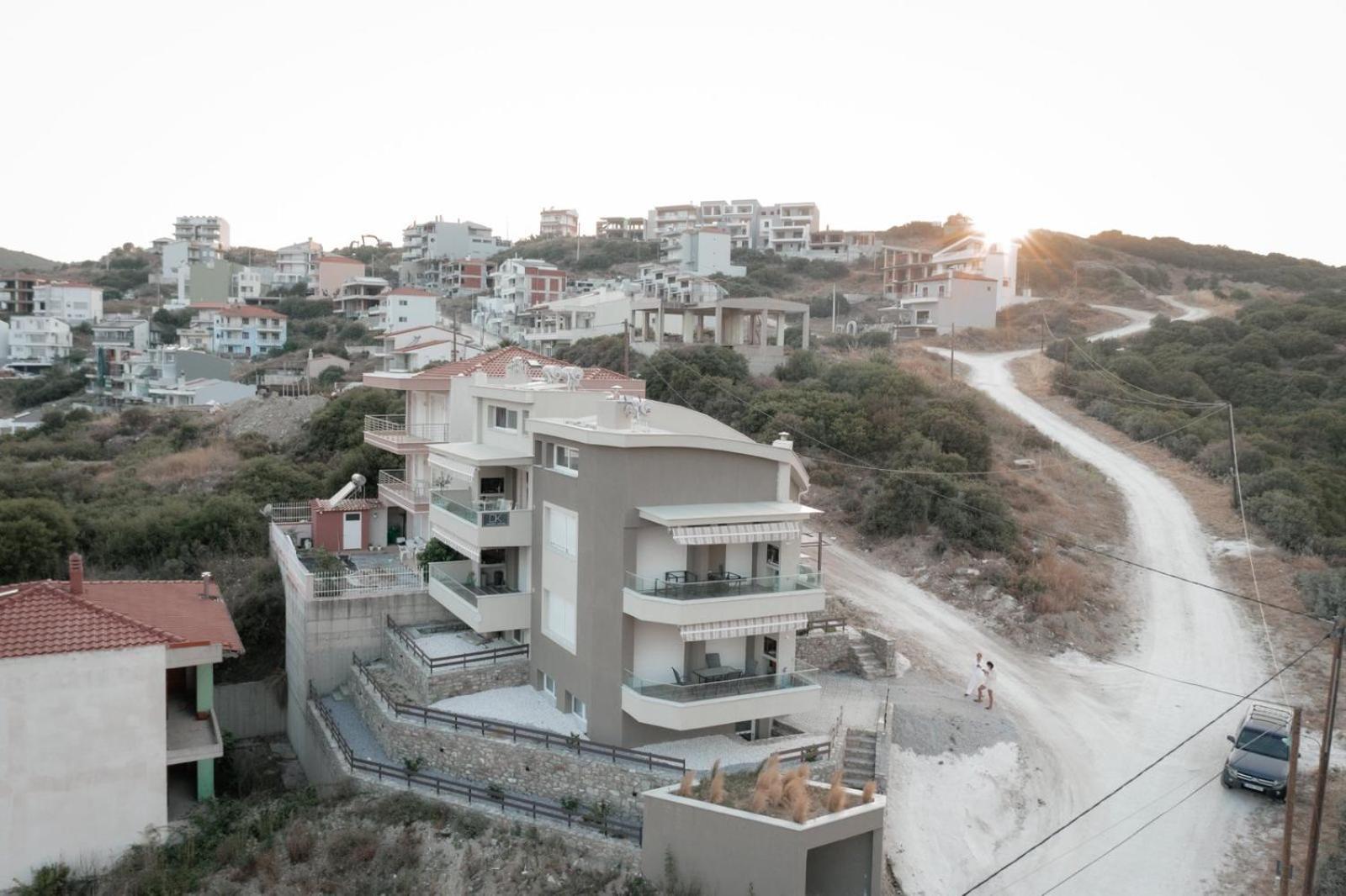 Dk Luxury Suite Néa Péramos Exteriér fotografie