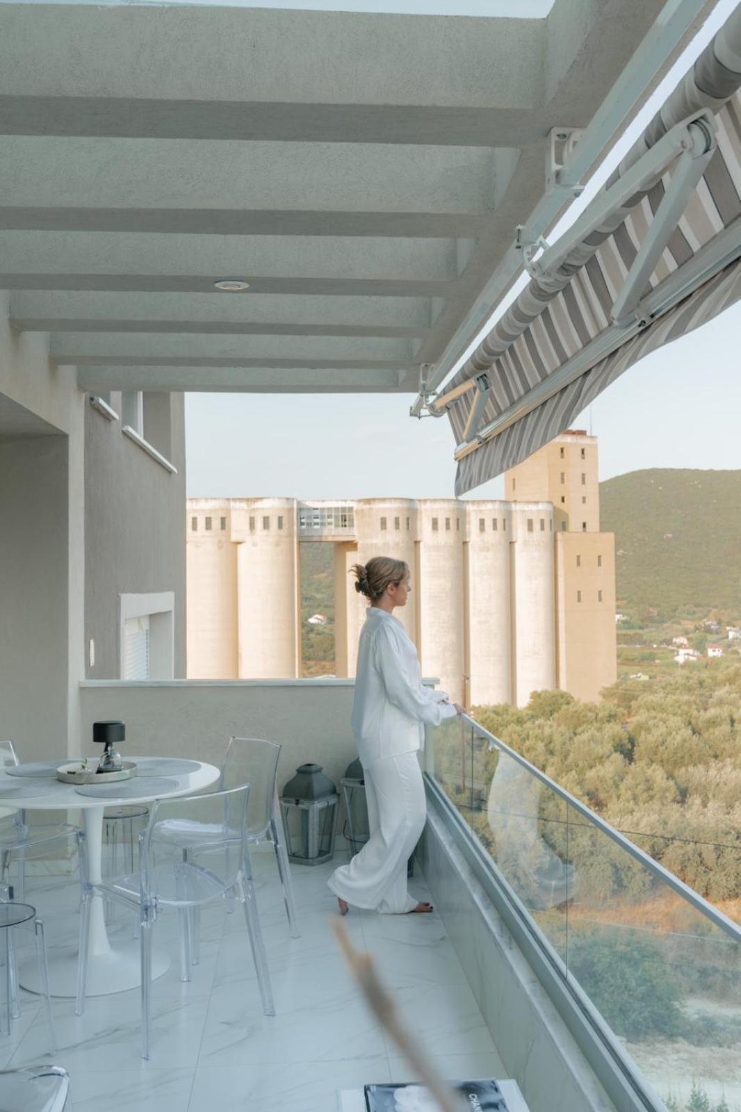 Dk Luxury Suite Néa Péramos Exteriér fotografie