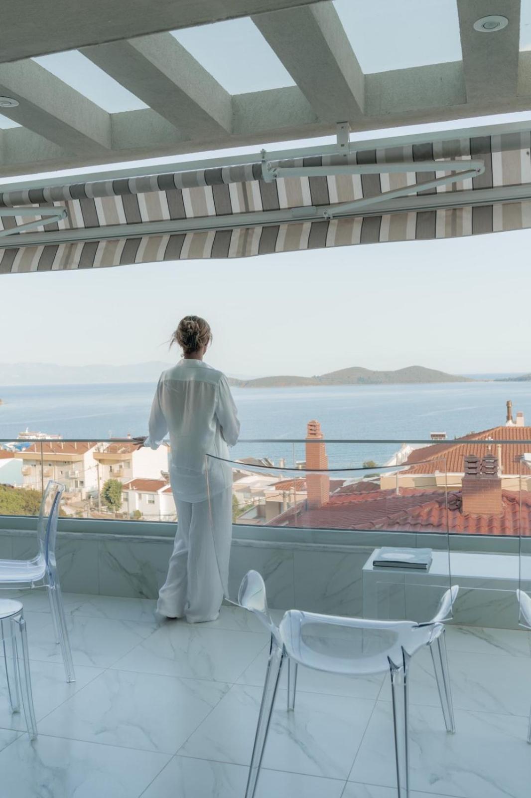 Dk Luxury Suite Néa Péramos Exteriér fotografie